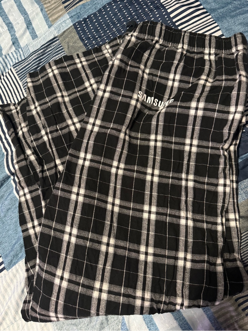 Samsung Men's Dark Gray Crewneck Hoodie with Samsung flannel lounge pants - Picture 4 of 5